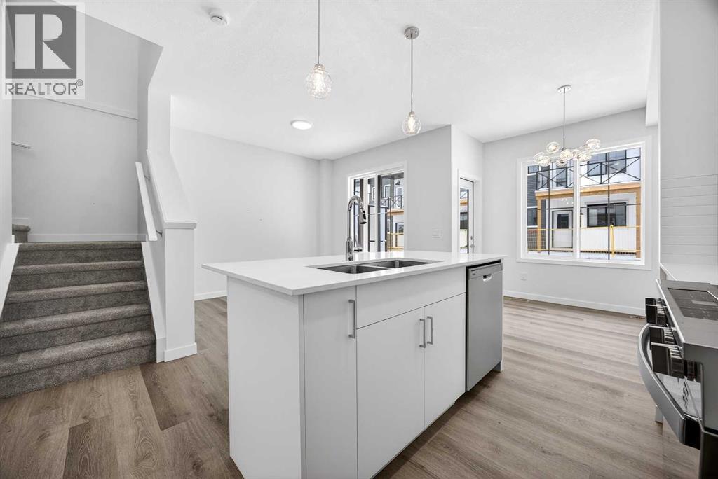 58 Creekside Way Sw, Calgary, Alberta  T2X 6E2 - Photo 9 - A2292907