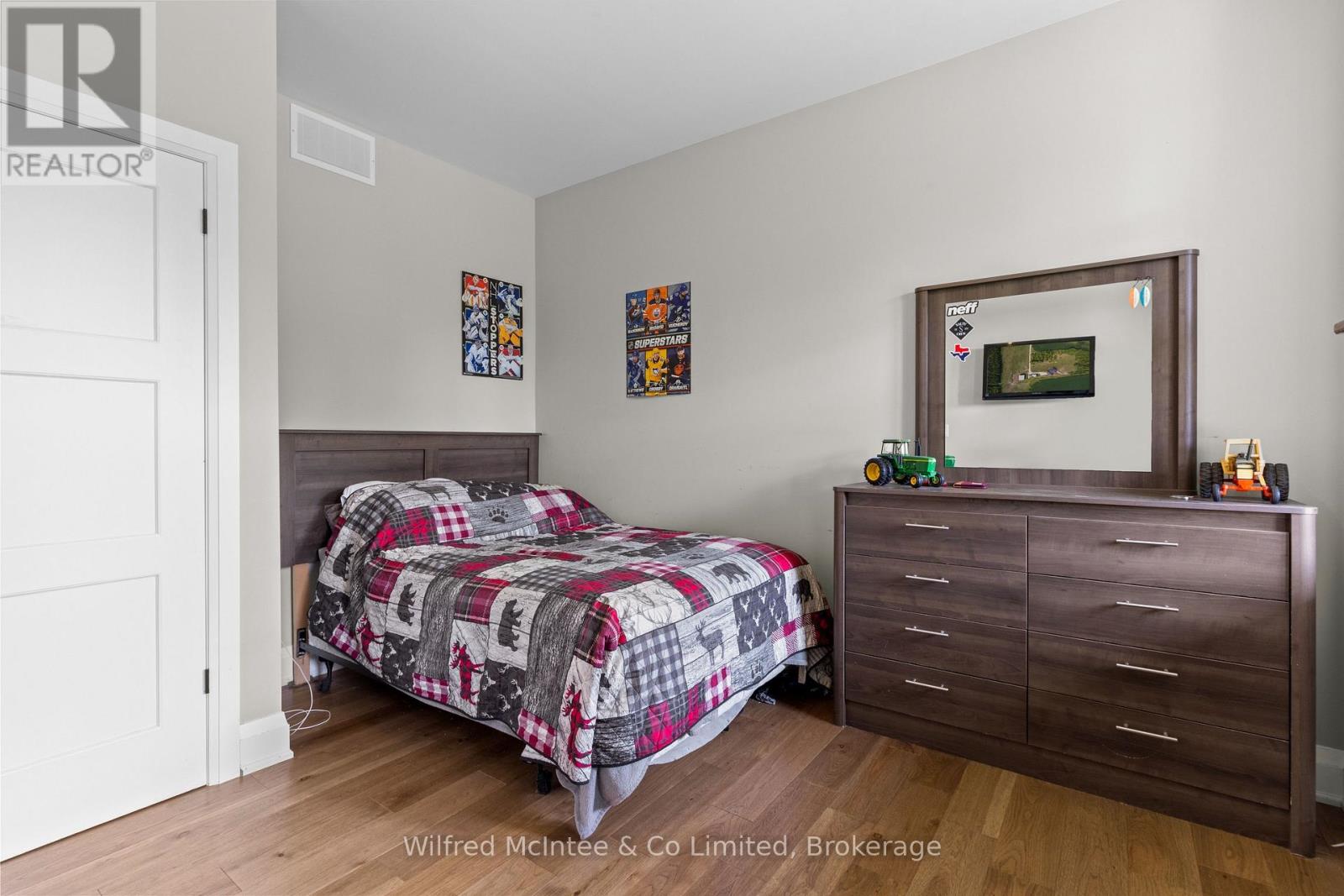 574461 Sideroad 40, West Grey, Ontario  N0C 1H0 - Photo 19 - X12926210