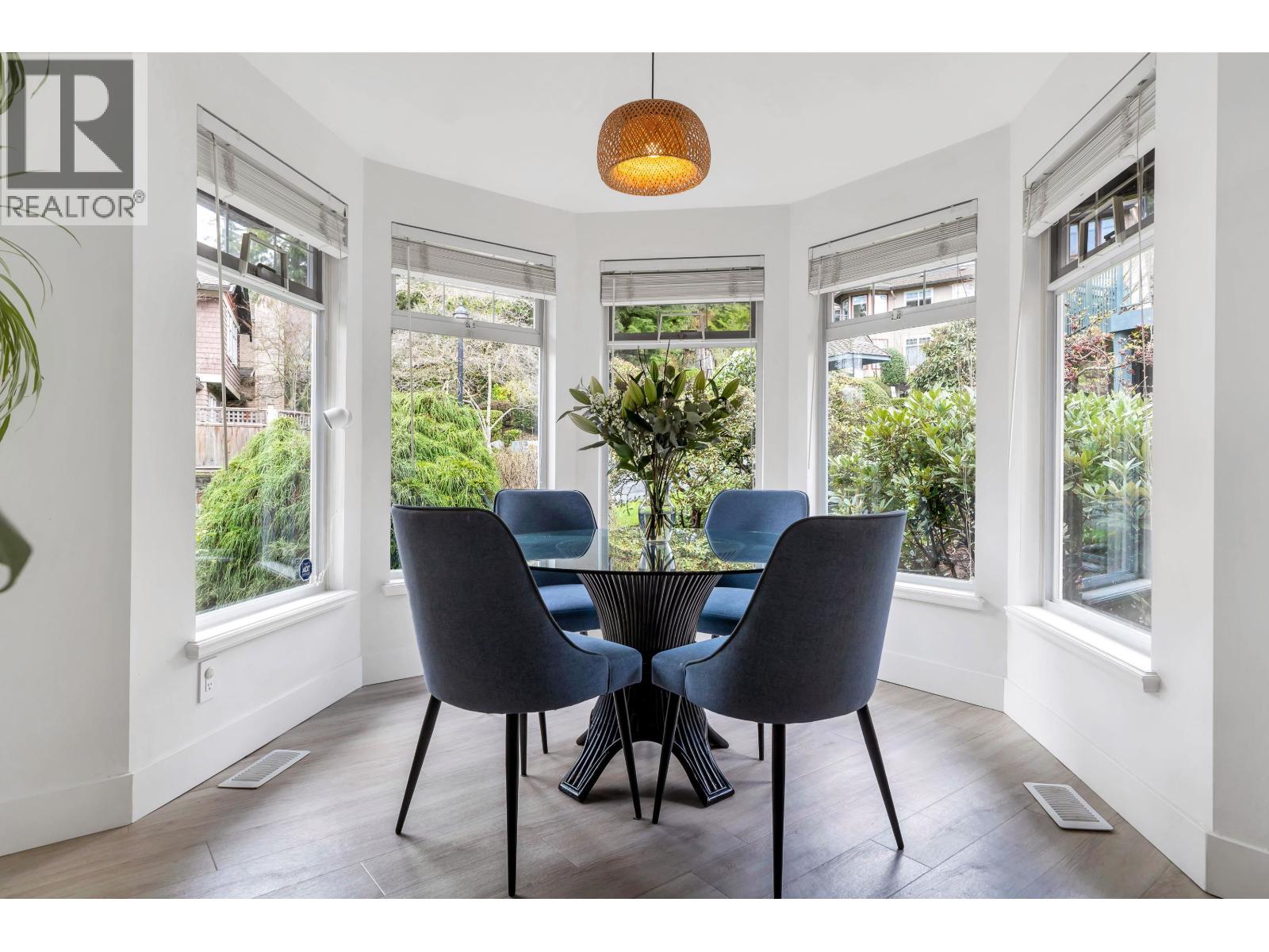 1102 Strathaven Drive, North Vancouver, British Columbia  V7H 2Z6 - Photo 9 - R3102867