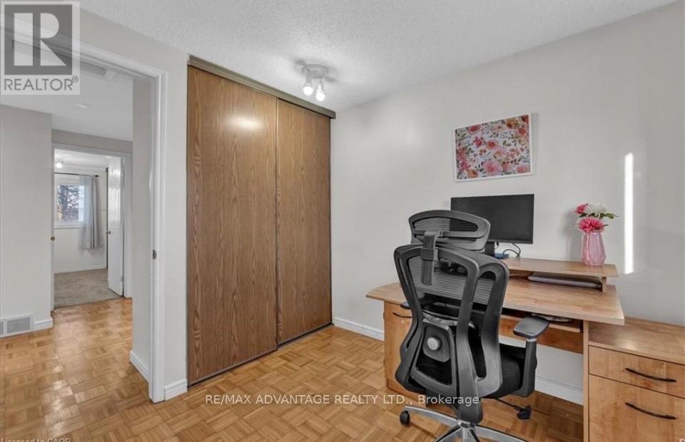 17 - 217 Martinet Avenue, London East, Ontario  N5V 4P5 - Photo 21 - X12926134