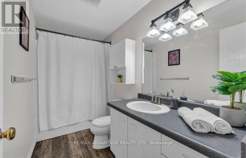17 - 217 Martinet Avenue, London East, Ontario  N5V 4P5 - Photo 22 - X12926134