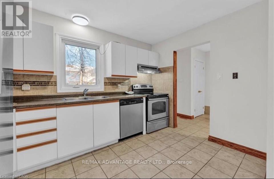 17 - 217 Martinet Avenue, London East, Ontario  N5V 4P5 - Photo 5 - X12926134