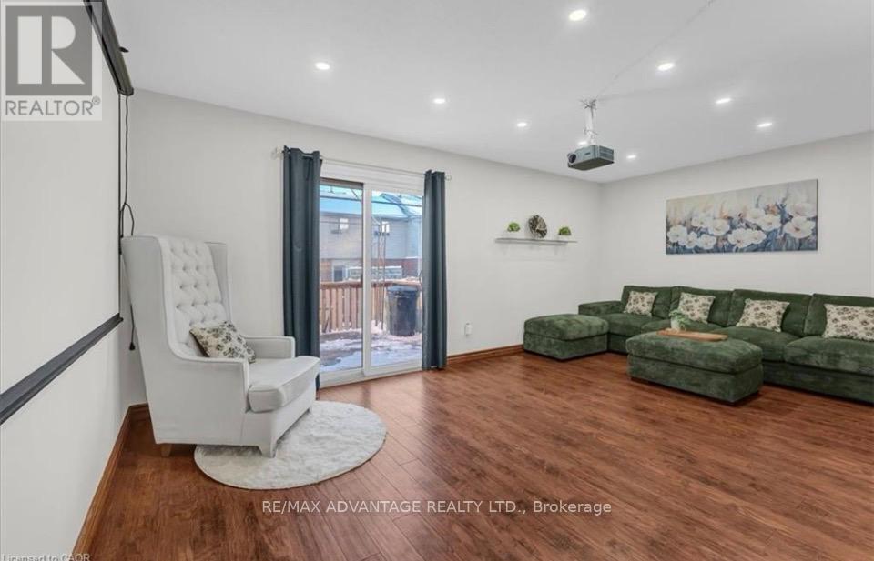 17 - 217 Martinet Avenue, London East, Ontario  N5V 4P5 - Photo 7 - X12926134