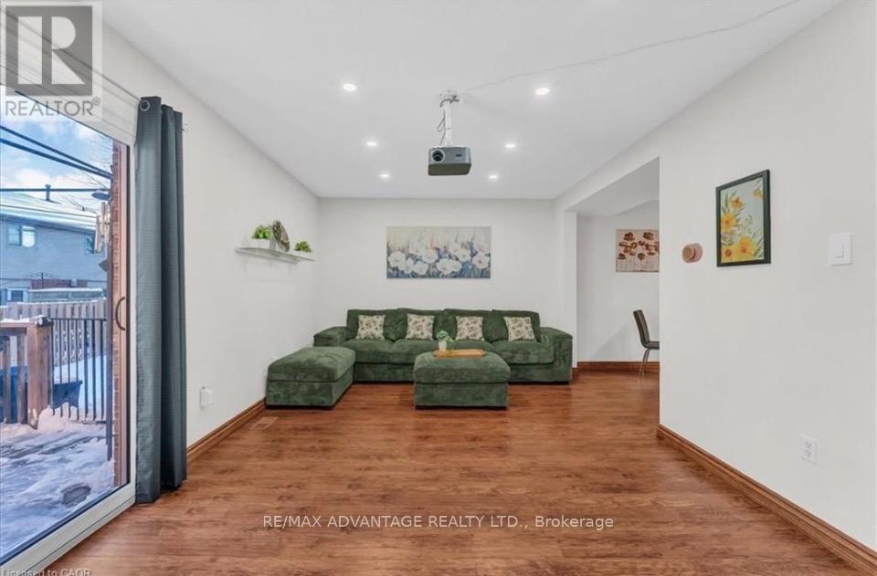 17 - 217 Martinet Avenue, London East, Ontario  N5V 4P5 - Photo 8 - X12926134