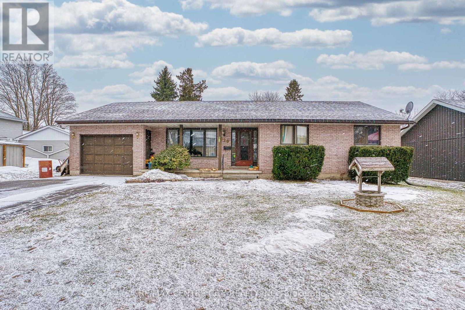 520 Victoria Street, Minto, Ontario  N0G 2P0 - Photo 2 - X12926198