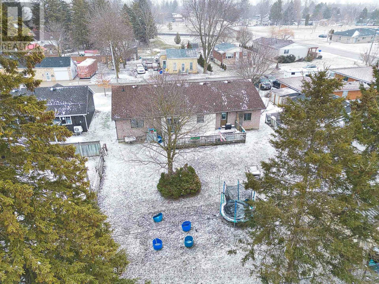 520 Victoria Street, Minto, Ontario  N0G 2P0 - Photo 31 - X12926198