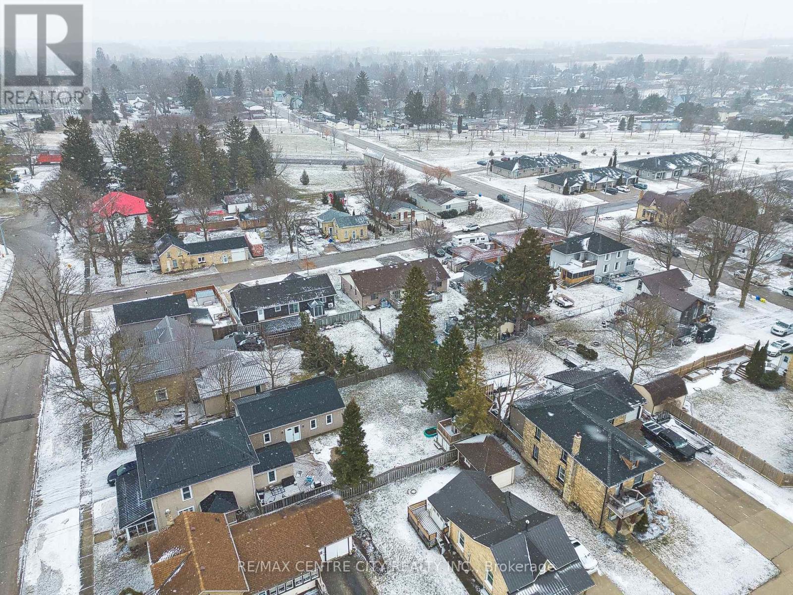 520 Victoria Street, Minto, Ontario  N0G 2P0 - Photo 34 - X12926198