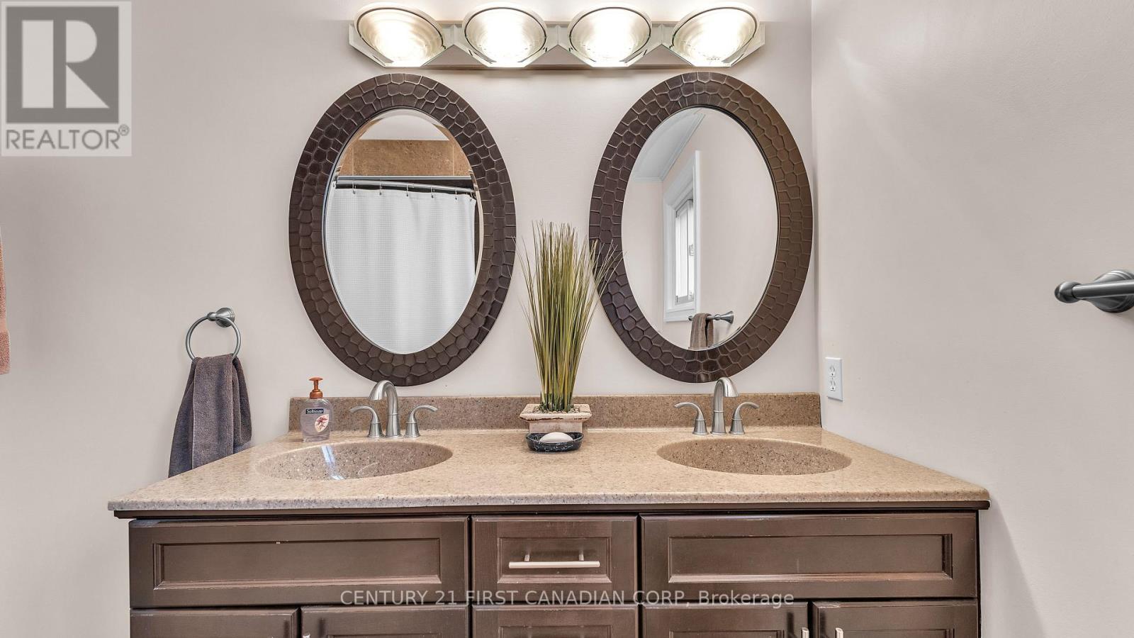 10 Alayne Crescent, London South, Ontario  N6E 2A3 - Photo 19 - X12926224