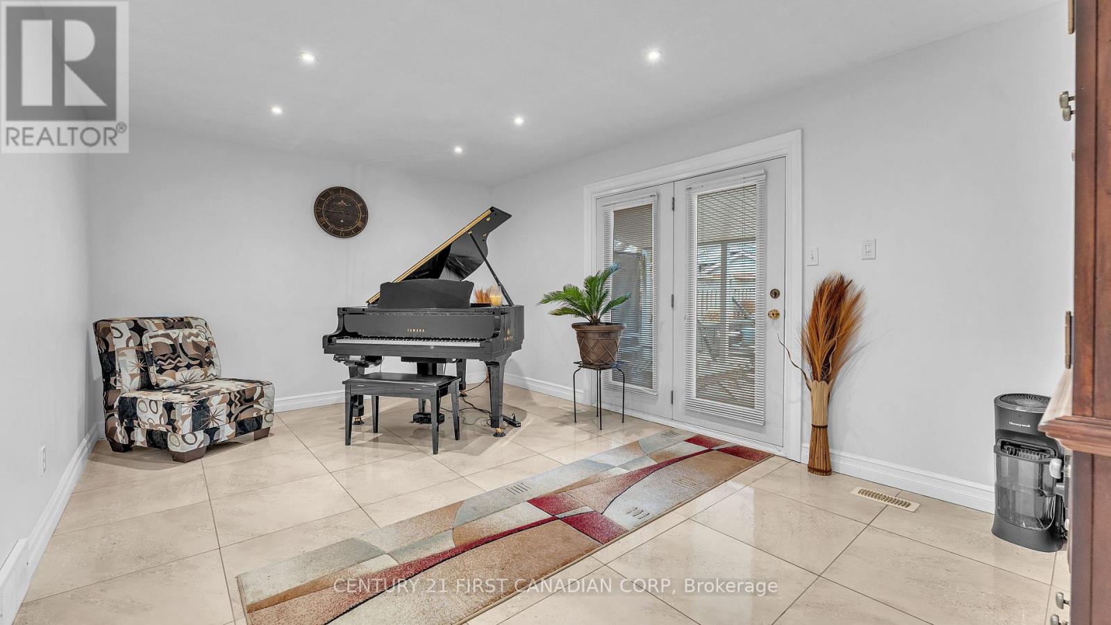 10 Alayne Crescent, London South, Ontario  N6E 2A3 - Photo 24 - X12926224