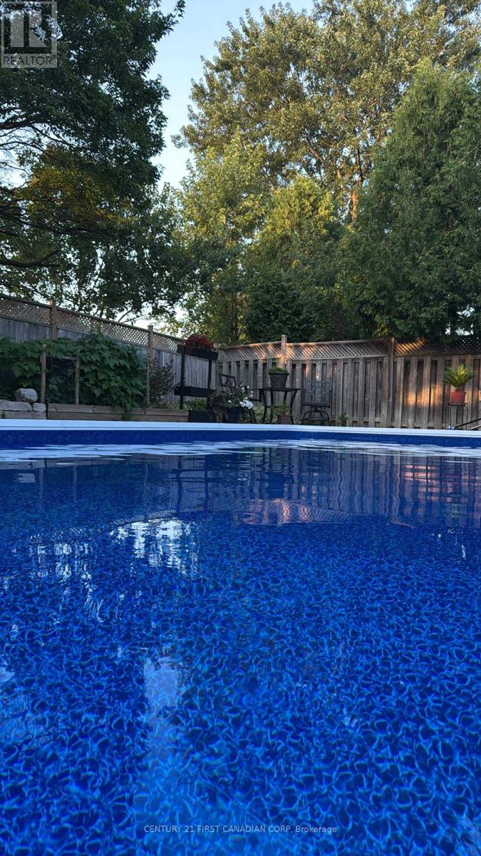 10 Alayne Crescent, London South, Ontario  N6E 2A3 - Photo 32 - X12926224