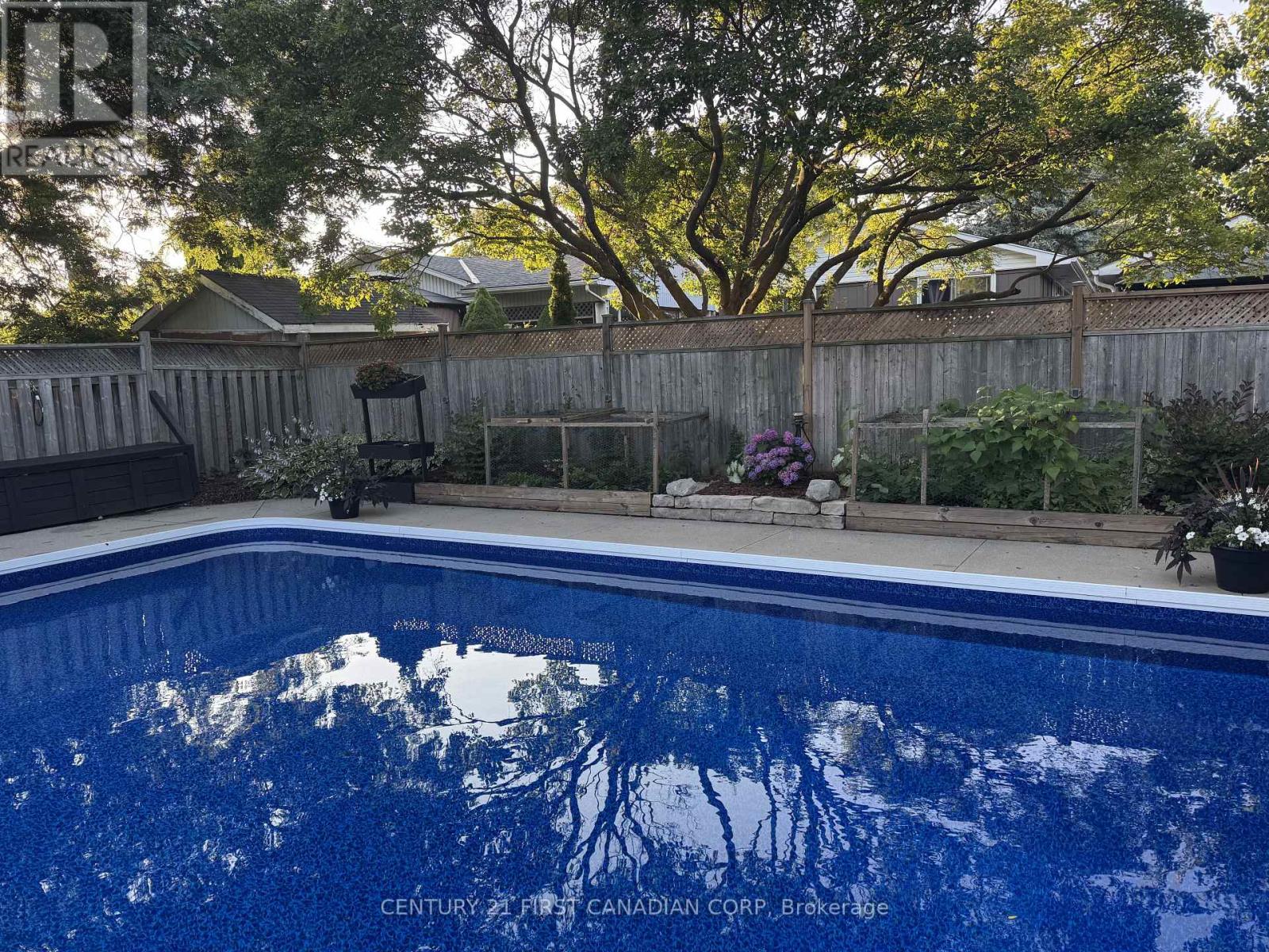 10 Alayne Crescent, London South, Ontario  N6E 2A3 - Photo 36 - X12926224