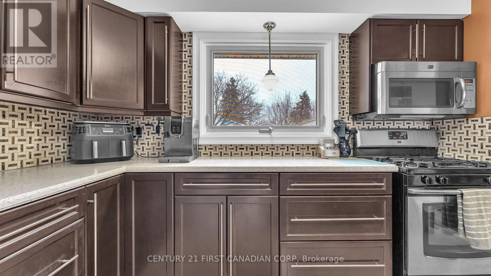 10 Alayne Crescent, London South, Ontario  N6E 2A3 - Photo 6 - X12926224