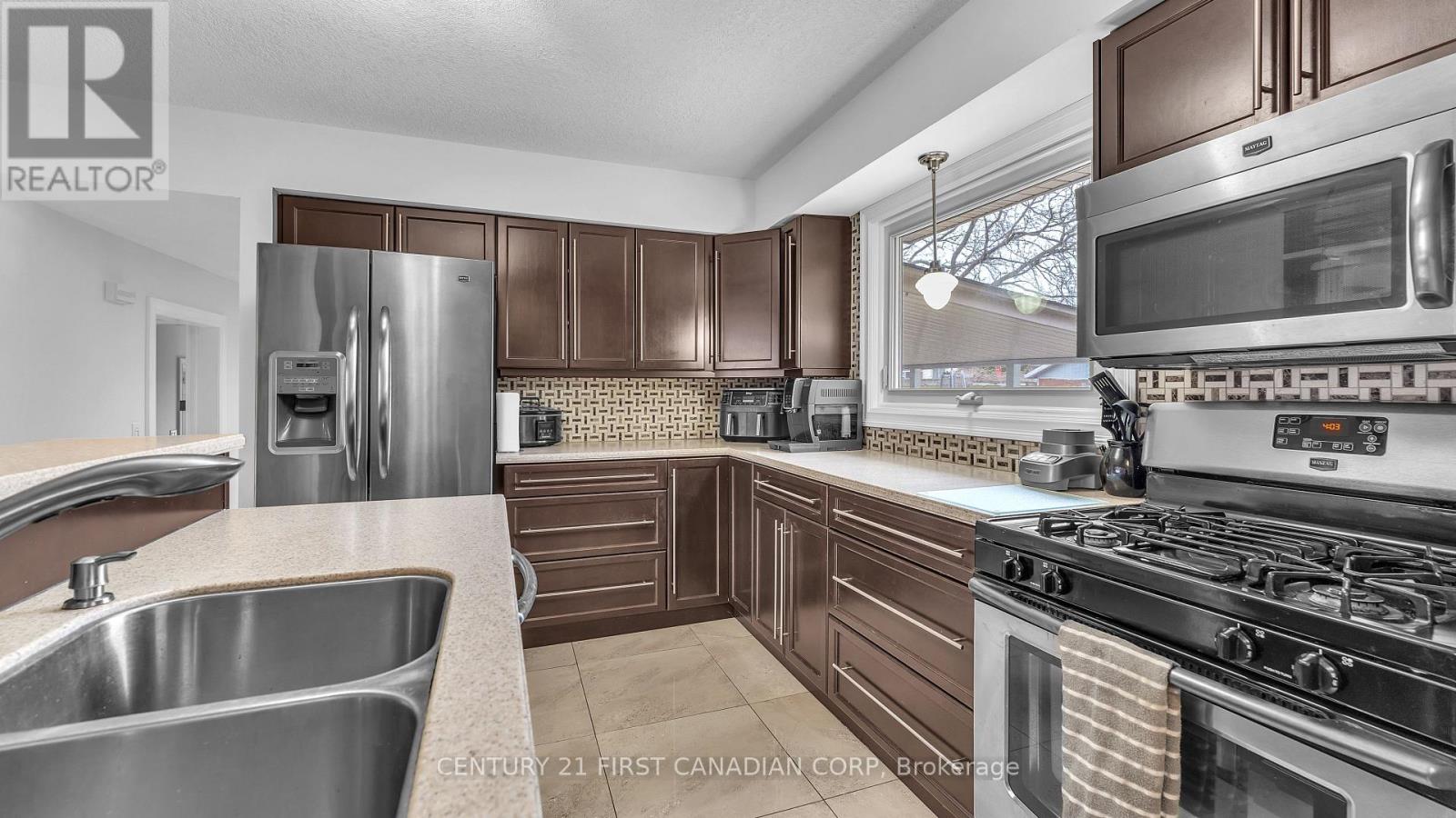 10 Alayne Crescent, London South, Ontario  N6E 2A3 - Photo 8 - X12926224