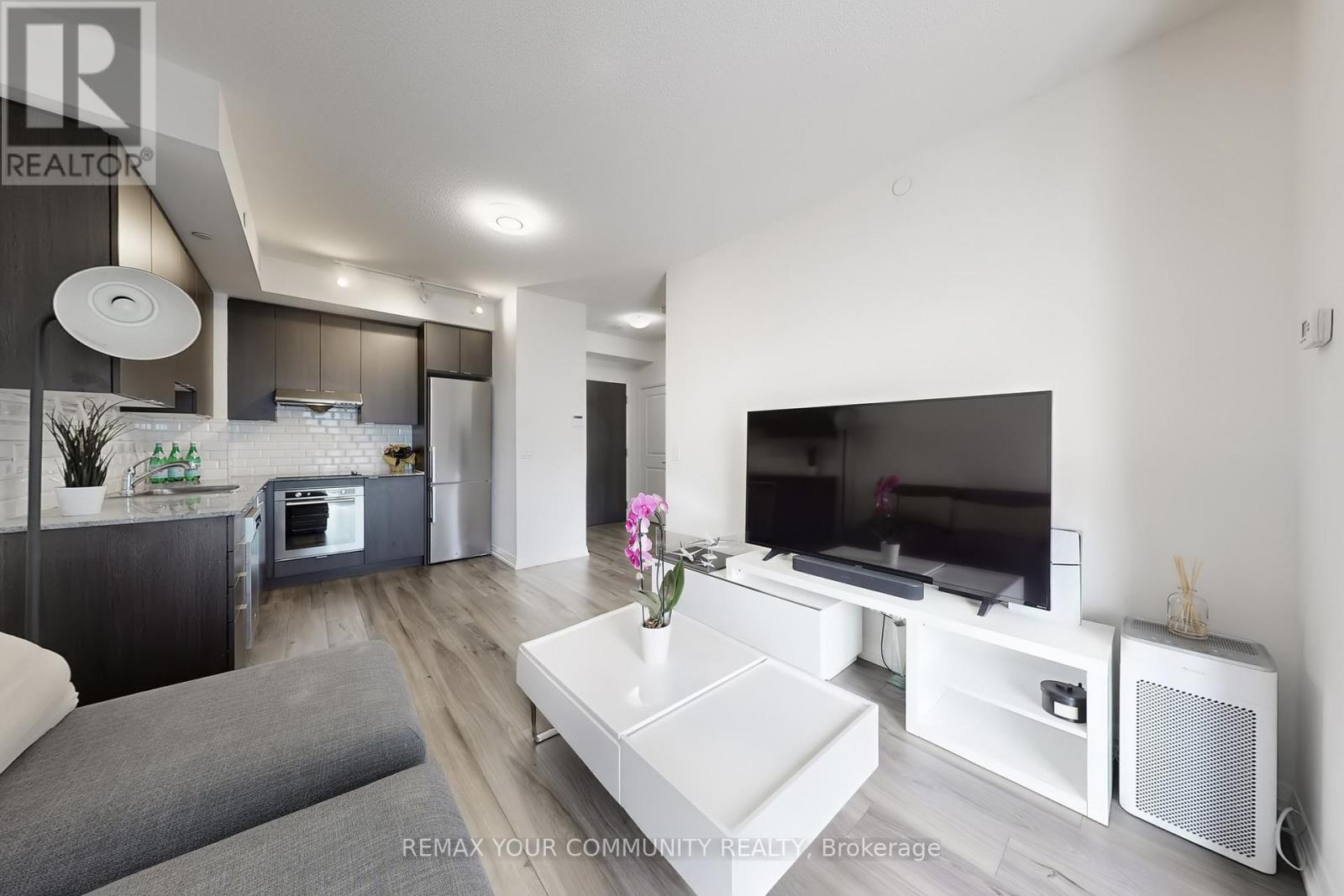 207a - 50 Ann O'reilly Road, Toronto, Ontario  M5J 0C9 - Photo 10 - C12926116