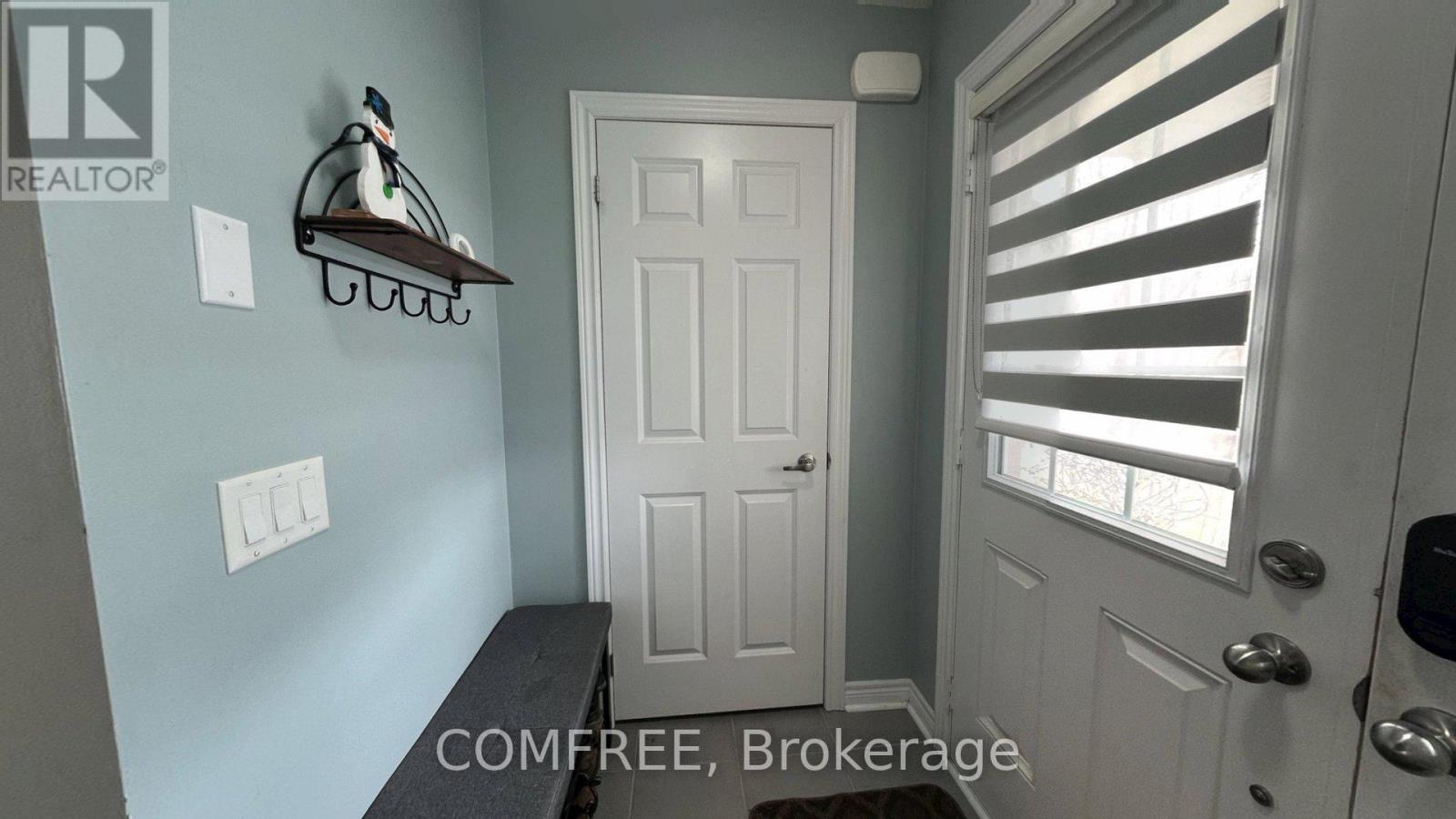 553 Baldwin Crescent, Woodstock, Ontario  N4T 0G4 - Photo 2 - X12926118