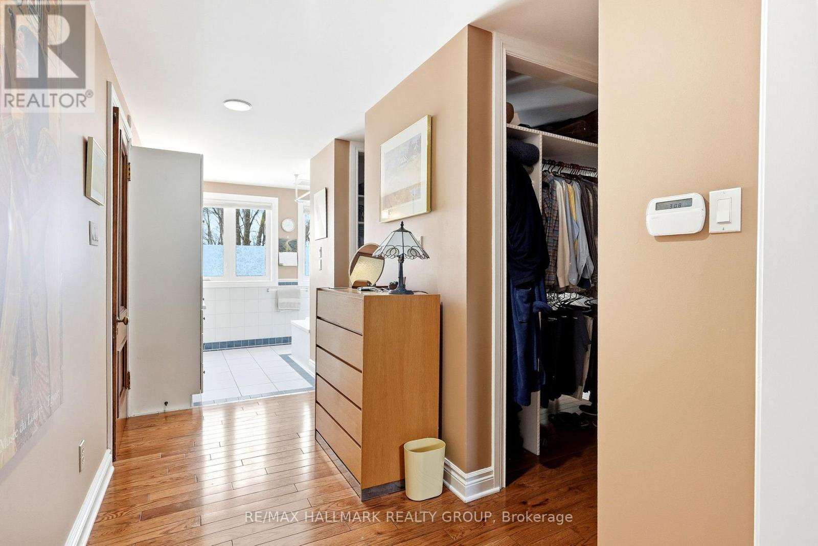 53 Scrivens Street, Ottawa, Ontario  K2B 8M6 - Photo 12 - X12926124