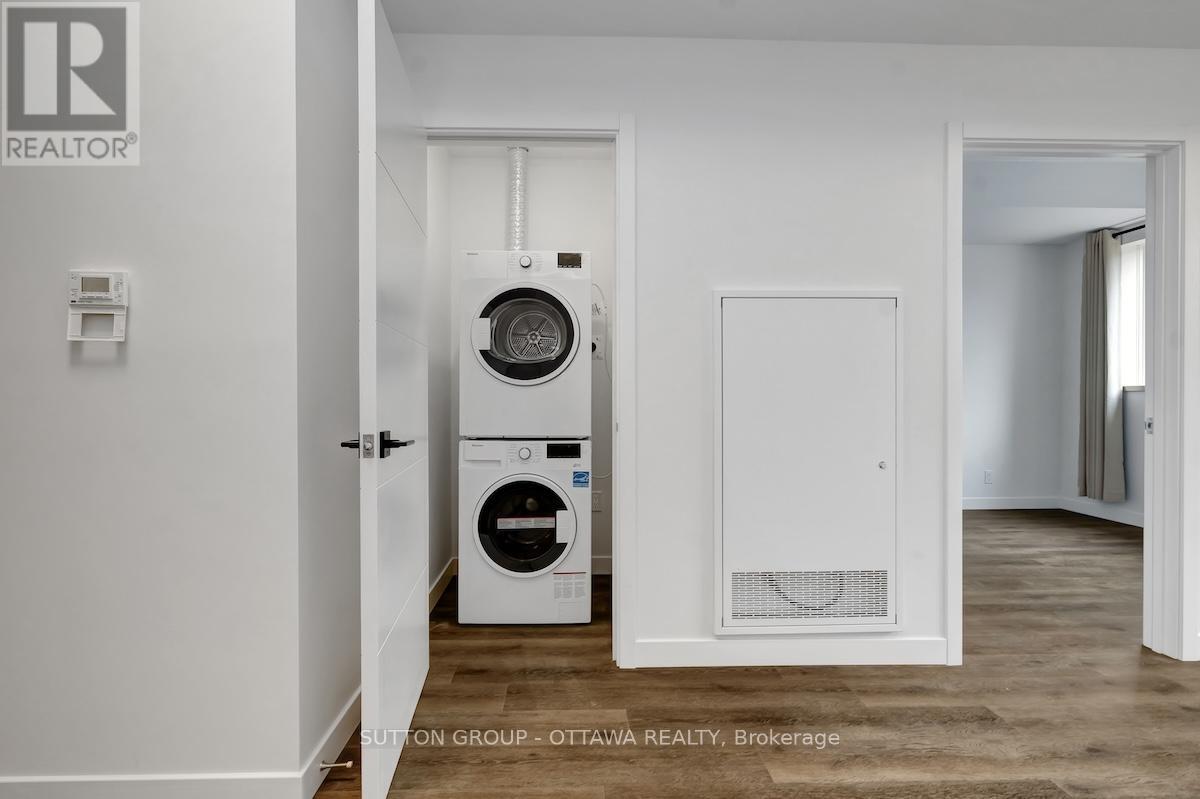 401 - 399 Winston Avenue, Ottawa, Ontario  K2A 1Y8 - Photo 17 - X12926192