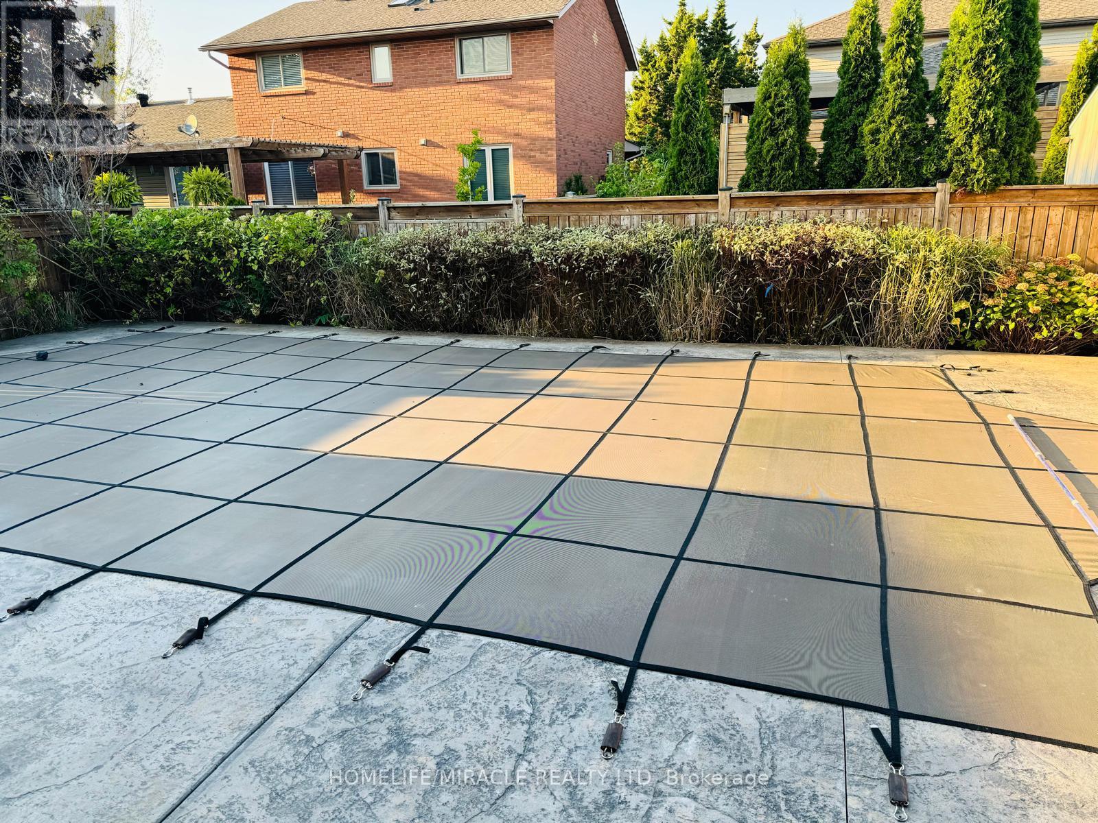 100 Creekside Drive, Welland, Ontario  L3C 0B4 - Photo 27 - X12921268