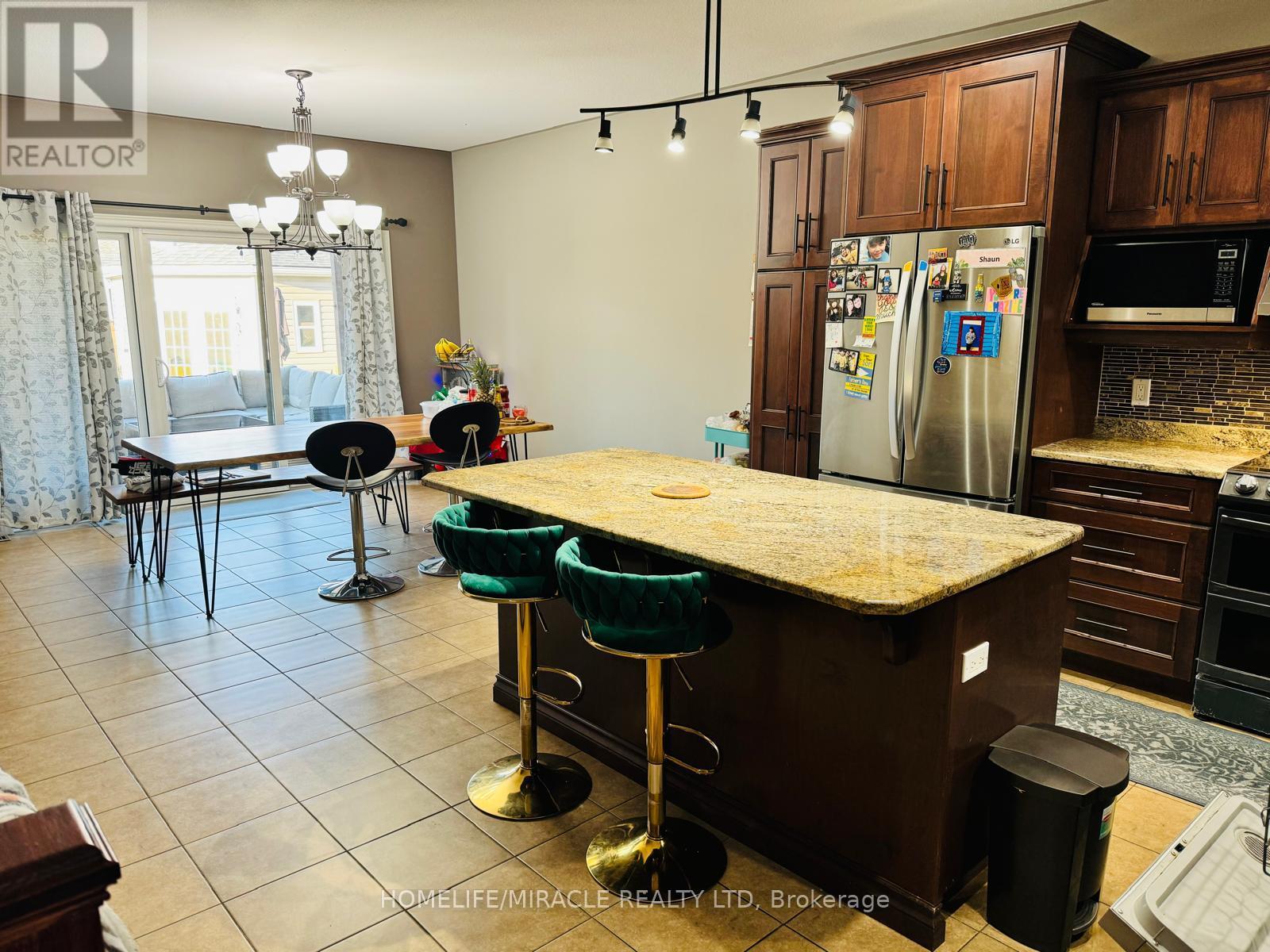 100 Creekside Drive, Welland, Ontario  L3C 0B4 - Photo 6 - X12921268