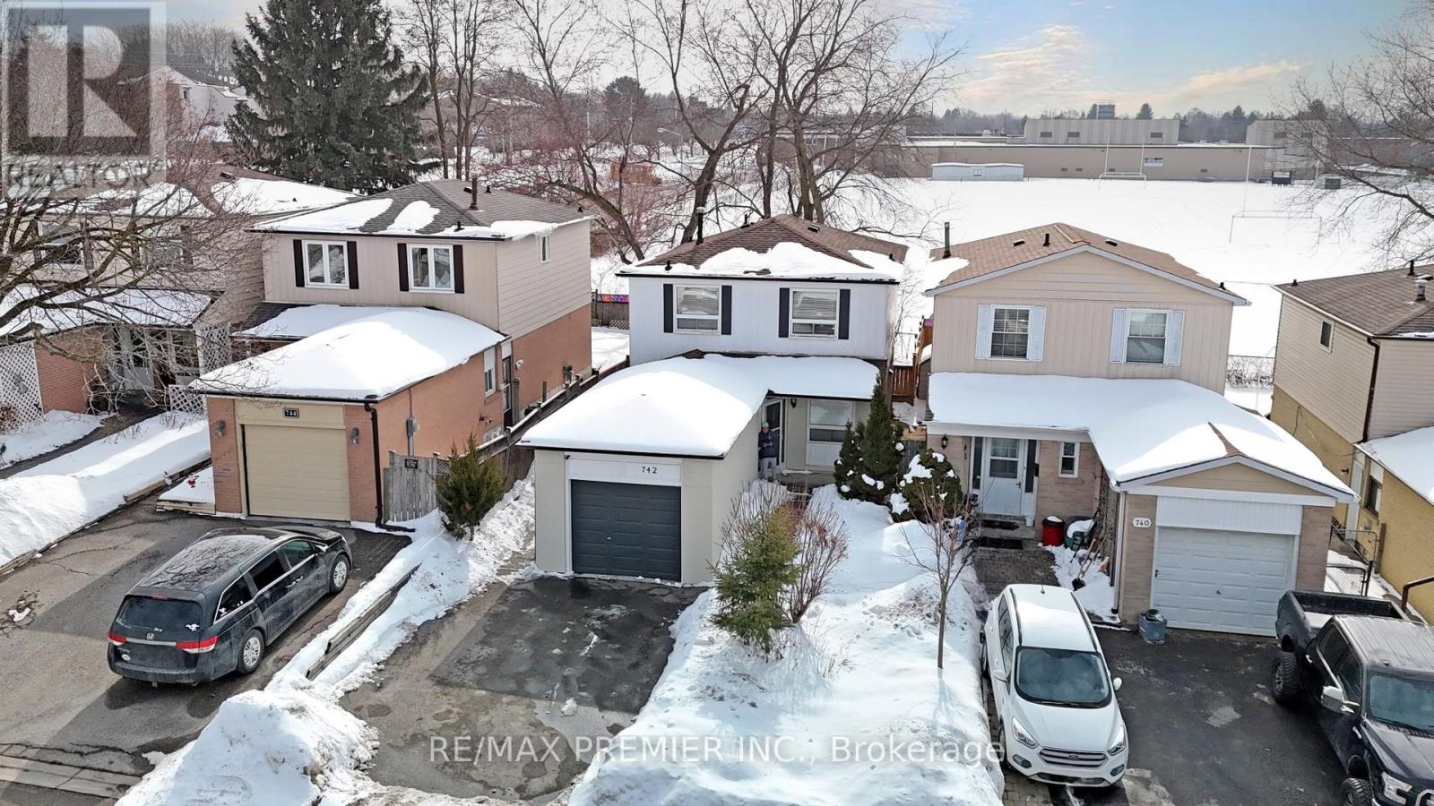 742 BEMAN DRIVE, Newmarket, Ontario