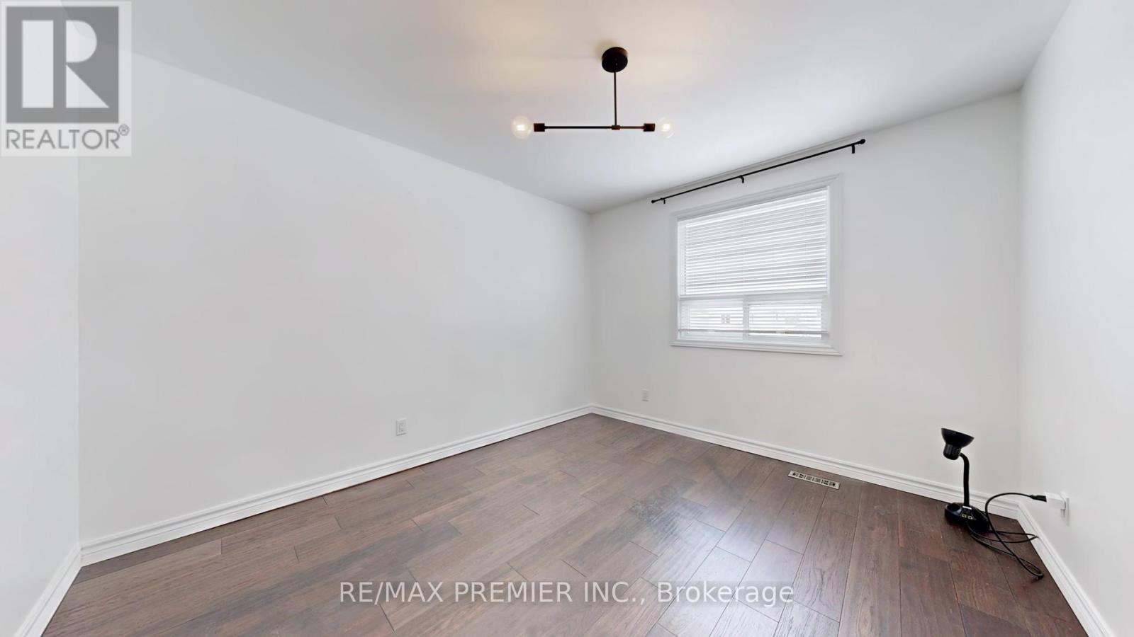 742 Beman Drive, Newmarket (Huron Heights-Leslie Valley), Ontario  L3Y 4Z2 - Photo 25 - N12926114