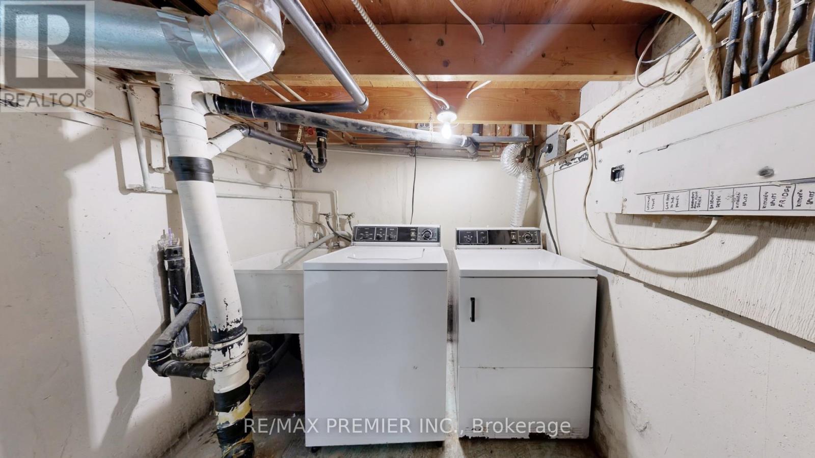 742 Beman Drive, Newmarket (Huron Heights-Leslie Valley), Ontario  L3Y 4Z2 - Photo 45 - N12926114