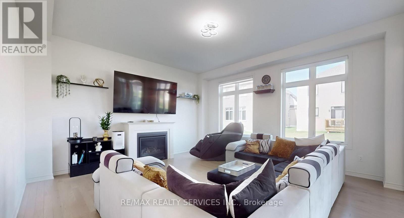 25 Bellflower Crescent, Adjala-Tosorontio, Ontario  L0G 1W0 - Photo 10 - N12926222