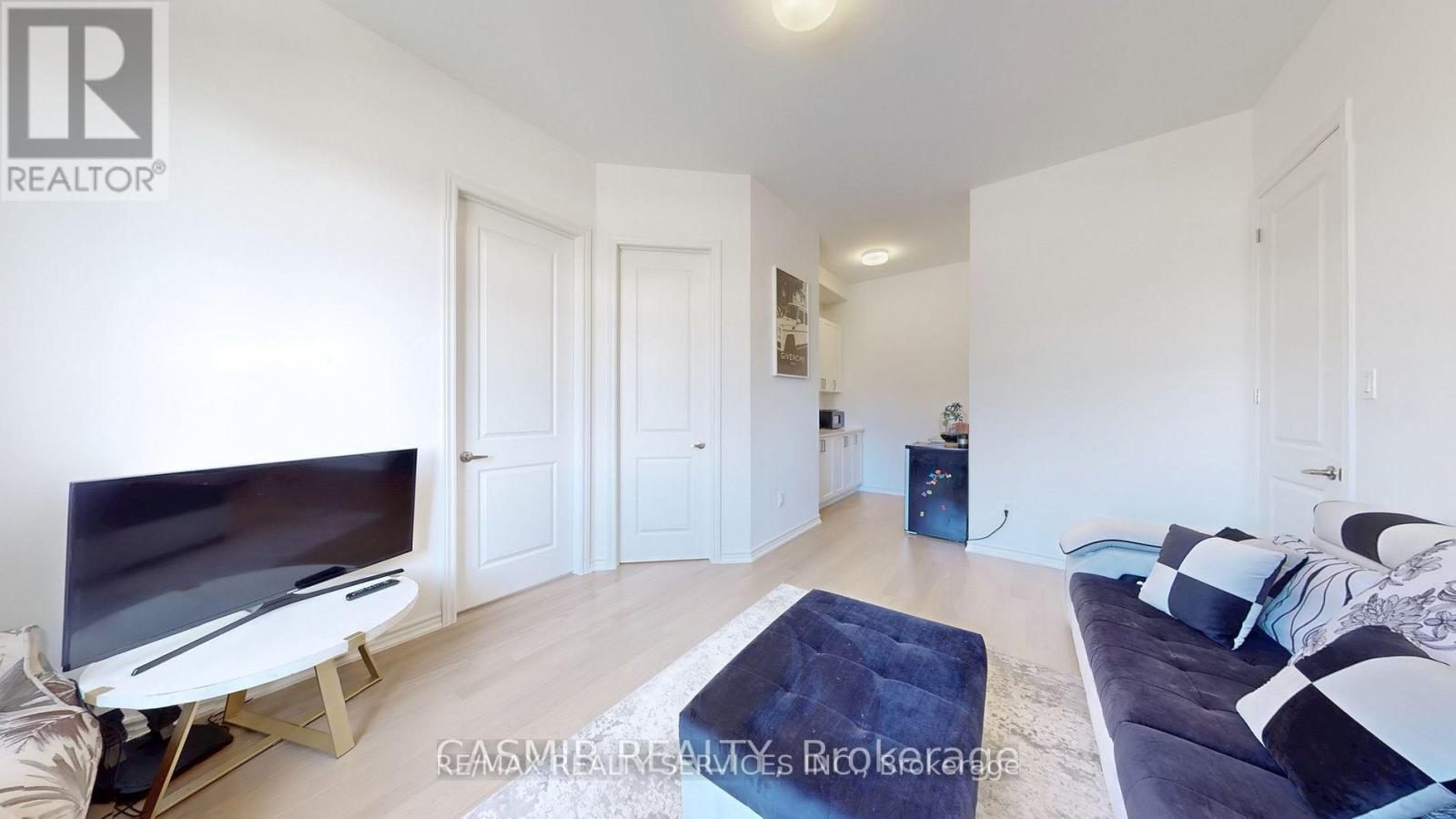 25 Bellflower Crescent, Adjala-Tosorontio, Ontario  L0G 1W0 - Photo 13 - N12926222