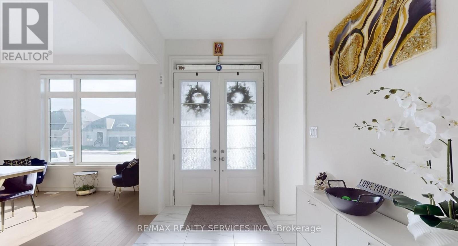 25 Bellflower Crescent, Adjala-Tosorontio, Ontario  L0G 1W0 - Photo 3 - N12926222