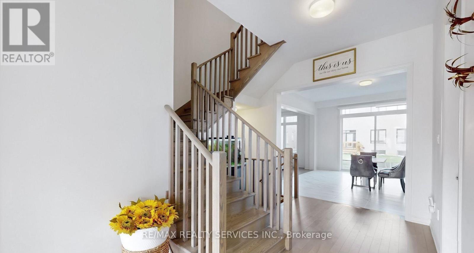 25 Bellflower Crescent, Adjala-Tosorontio, Ontario  L0G 1W0 - Photo 5 - N12926222