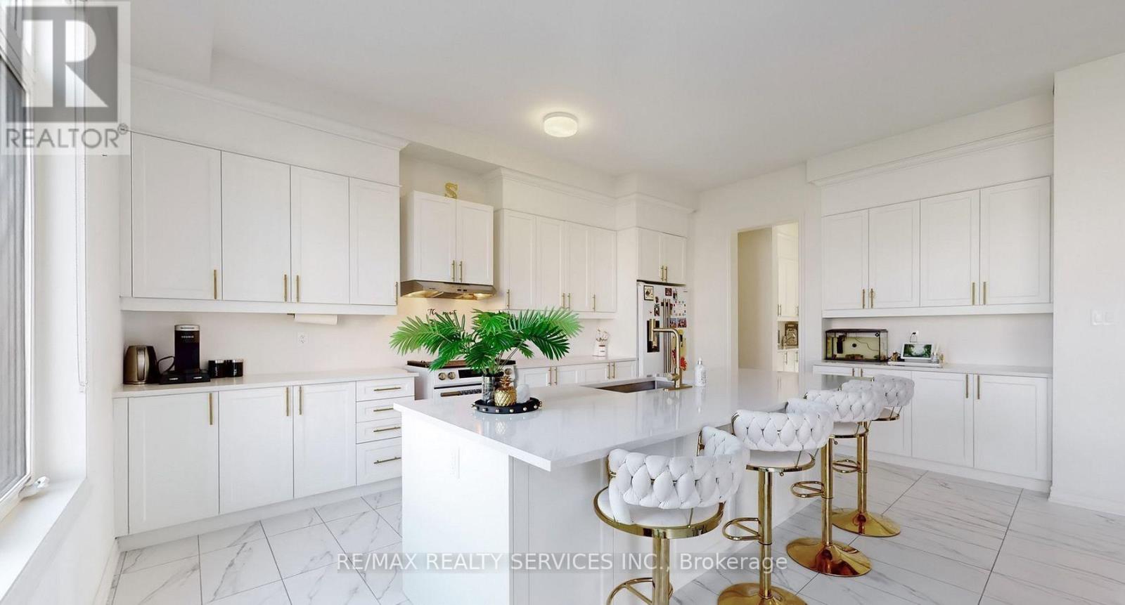 25 Bellflower Crescent, Adjala-Tosorontio, Ontario  L0G 1W0 - Photo 7 - N12926222