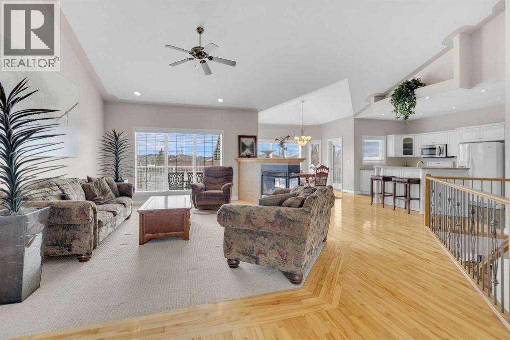 61 Fulmar Close, Sylvan Lake, Alberta  T4S 2K6 - Photo 3 - A2292951