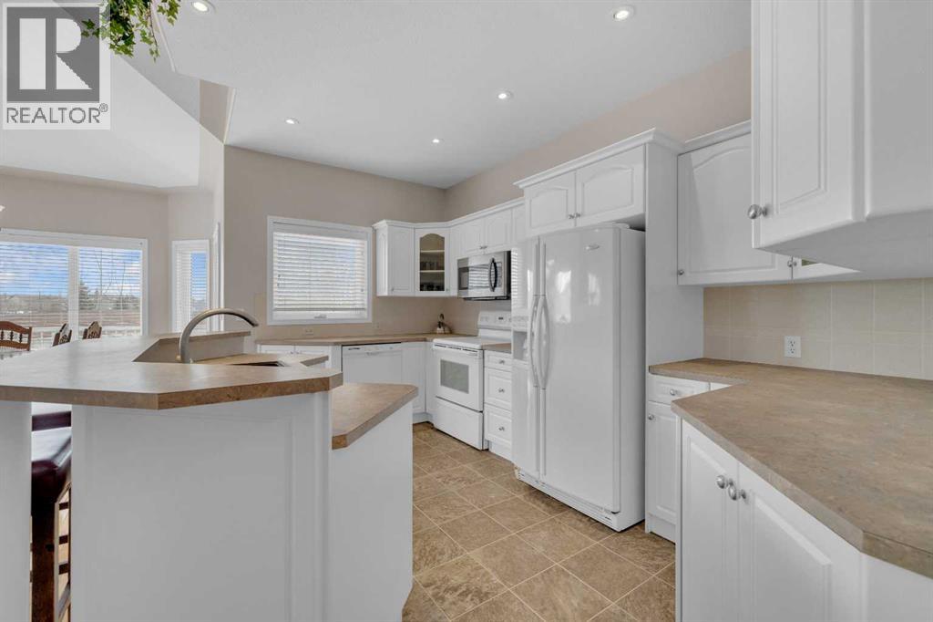 61 Fulmar Close, Sylvan Lake, Alberta  T4S 2K6 - Photo 8 - A2292951