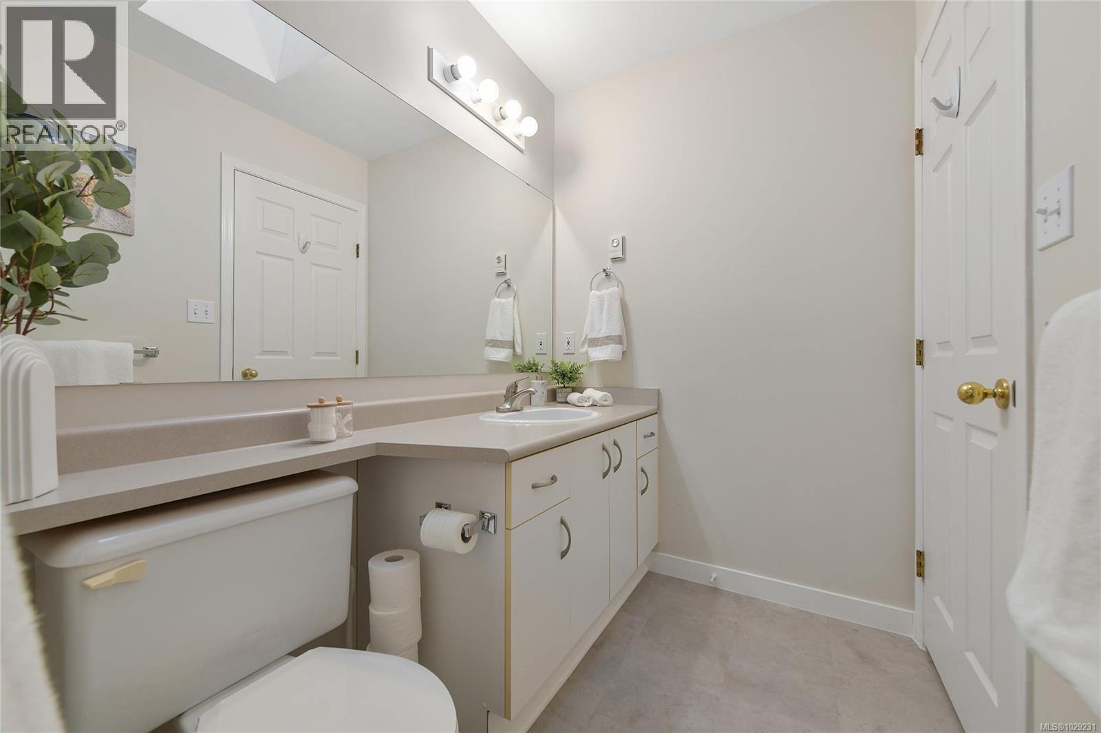 302 9945 Fifth St, Sidney, British Columbia  V8L 5L8 - Photo 22 - 1029231