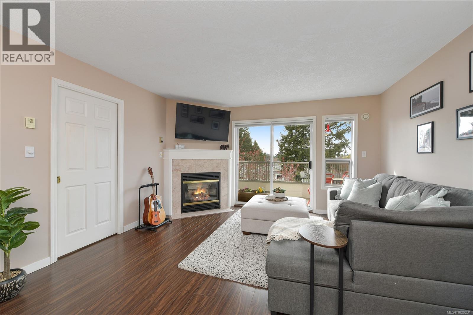 302 9945 Fifth St, Sidney, British Columbia  V8L 5L8 - Photo 3 - 1029231