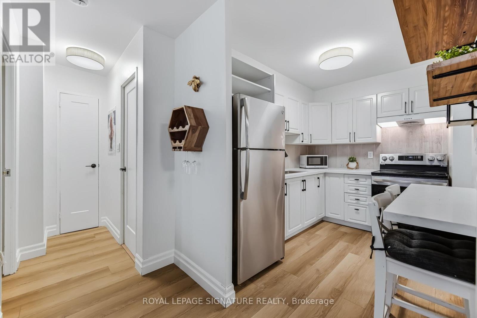 1203 - 2263 Marine Drive, Oakville, Ontario  L6L 5K1 - Photo 21 - W12926144