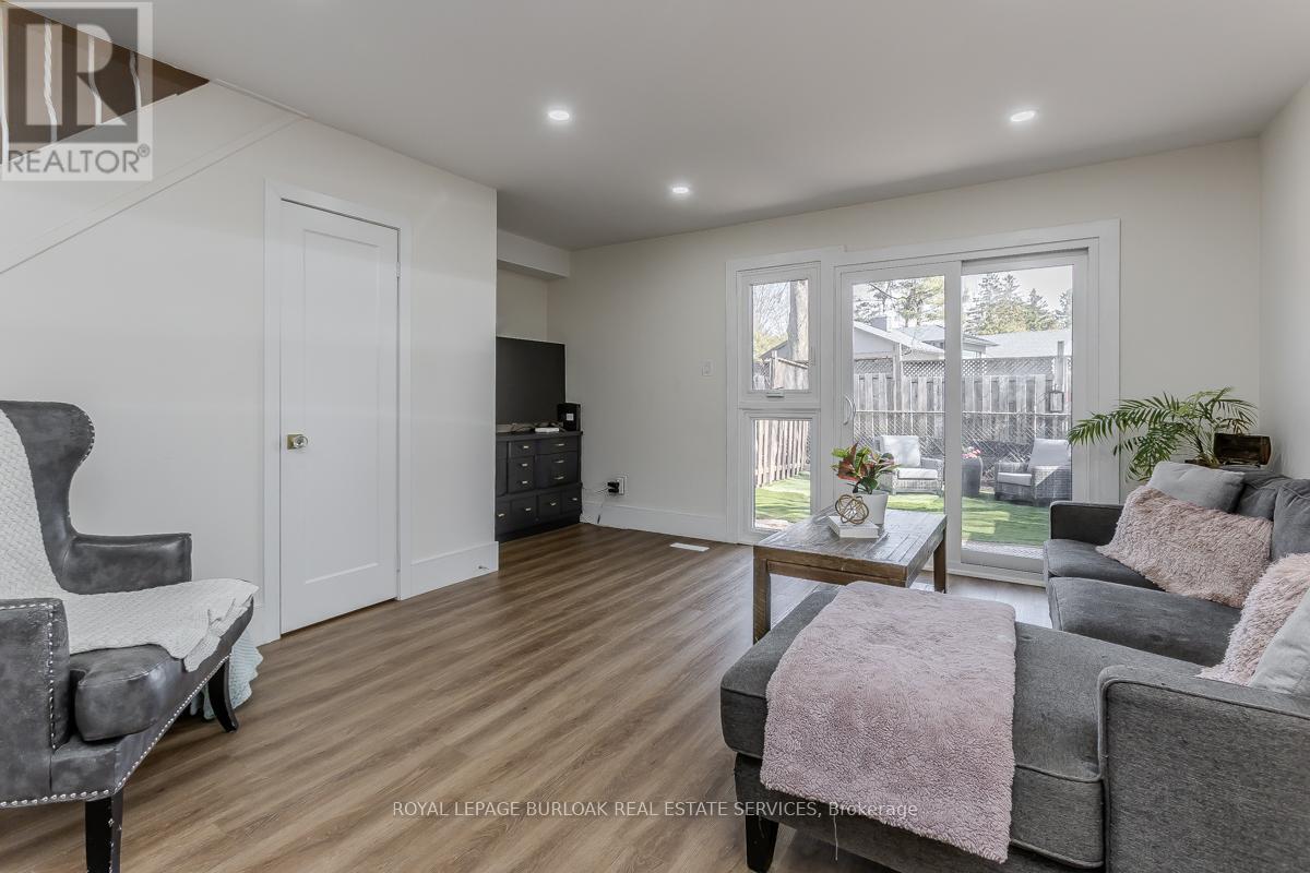 621 Francis Road, Burlington, Ontario  L7T 3X6 - Photo 12 - W12926172