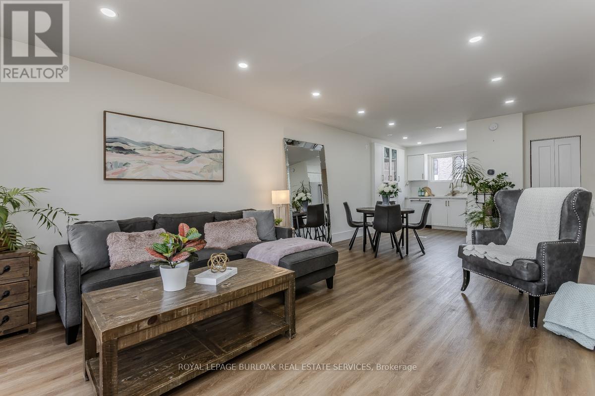 621 Francis Road, Burlington, Ontario  L7T 3X6 - Photo 18 - W12926172