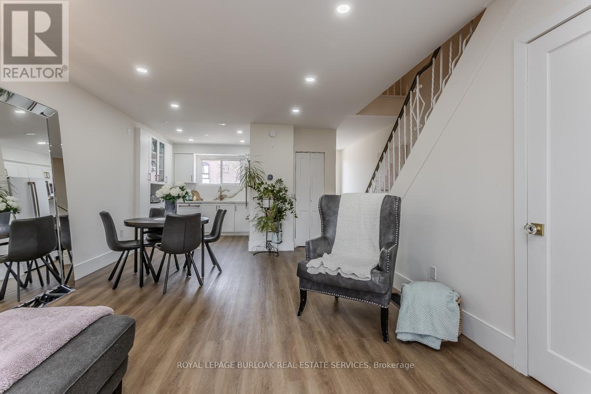 621 Francis Road, Burlington, Ontario  L7T 3X6 - Photo 20 - W12926172