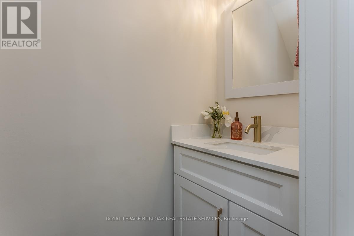 621 Francis Road, Burlington, Ontario  L7T 3X6 - Photo 21 - W12926172