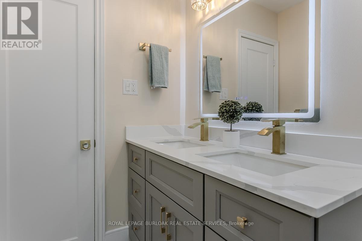 621 Francis Road, Burlington, Ontario  L7T 3X6 - Photo 26 - W12926172