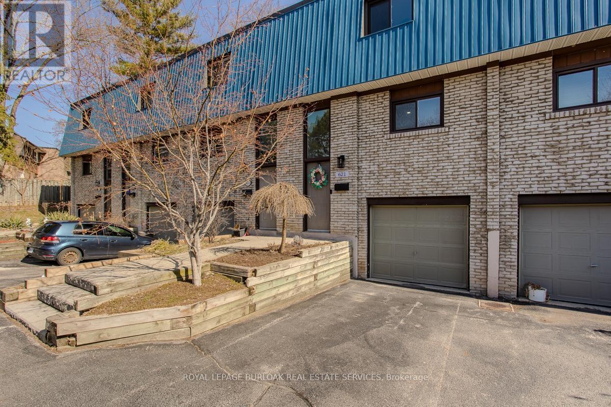 621 Francis Road, Burlington, Ontario  L7T 3X6 - Photo 3 - W12926172