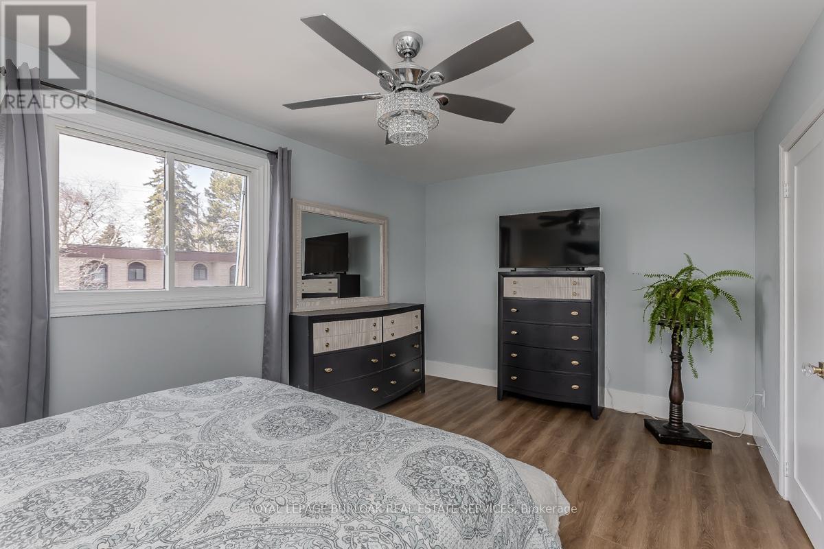 621 Francis Road, Burlington, Ontario  L7T 3X6 - Photo 30 - W12926172