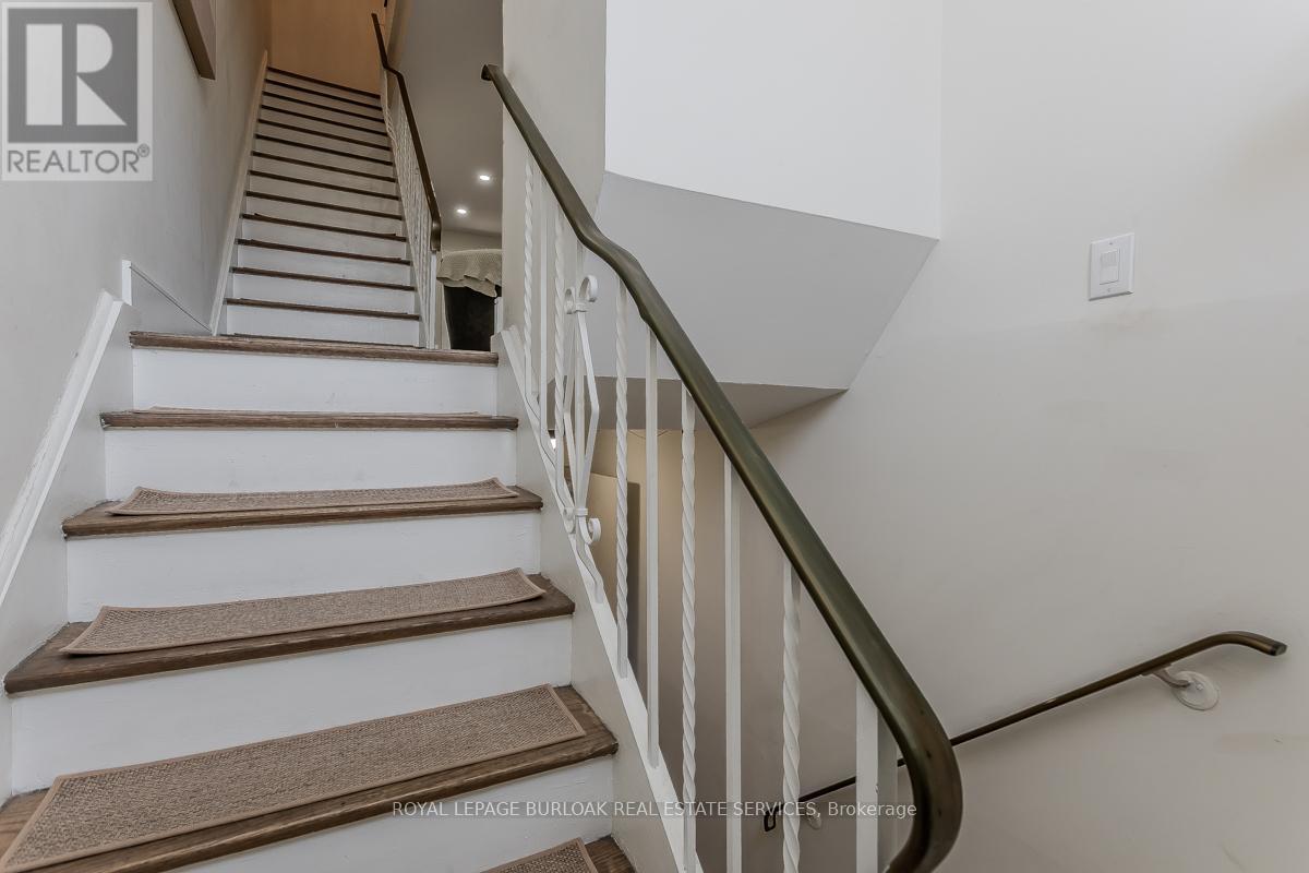 621 Francis Road, Burlington, Ontario  L7T 3X6 - Photo 34 - W12926172