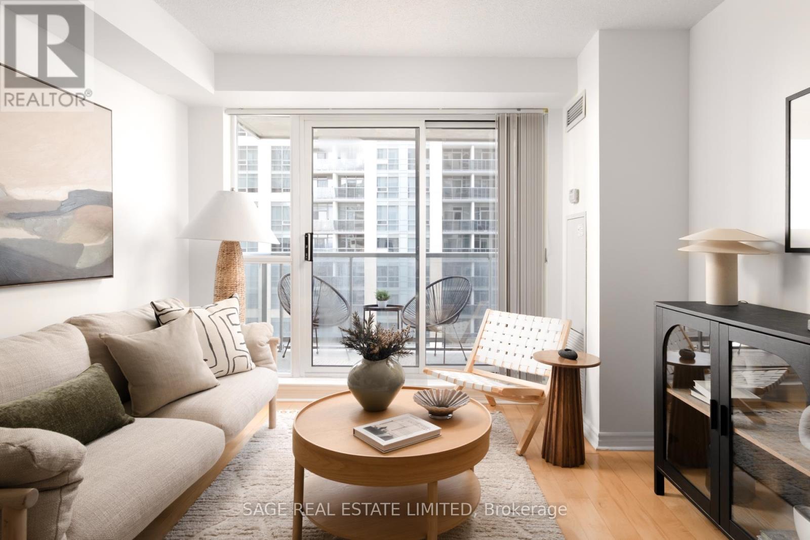 1604 - 5 Michael Power Place, Toronto, Ontario  M9A 0A3 - Photo 10 - W12926176