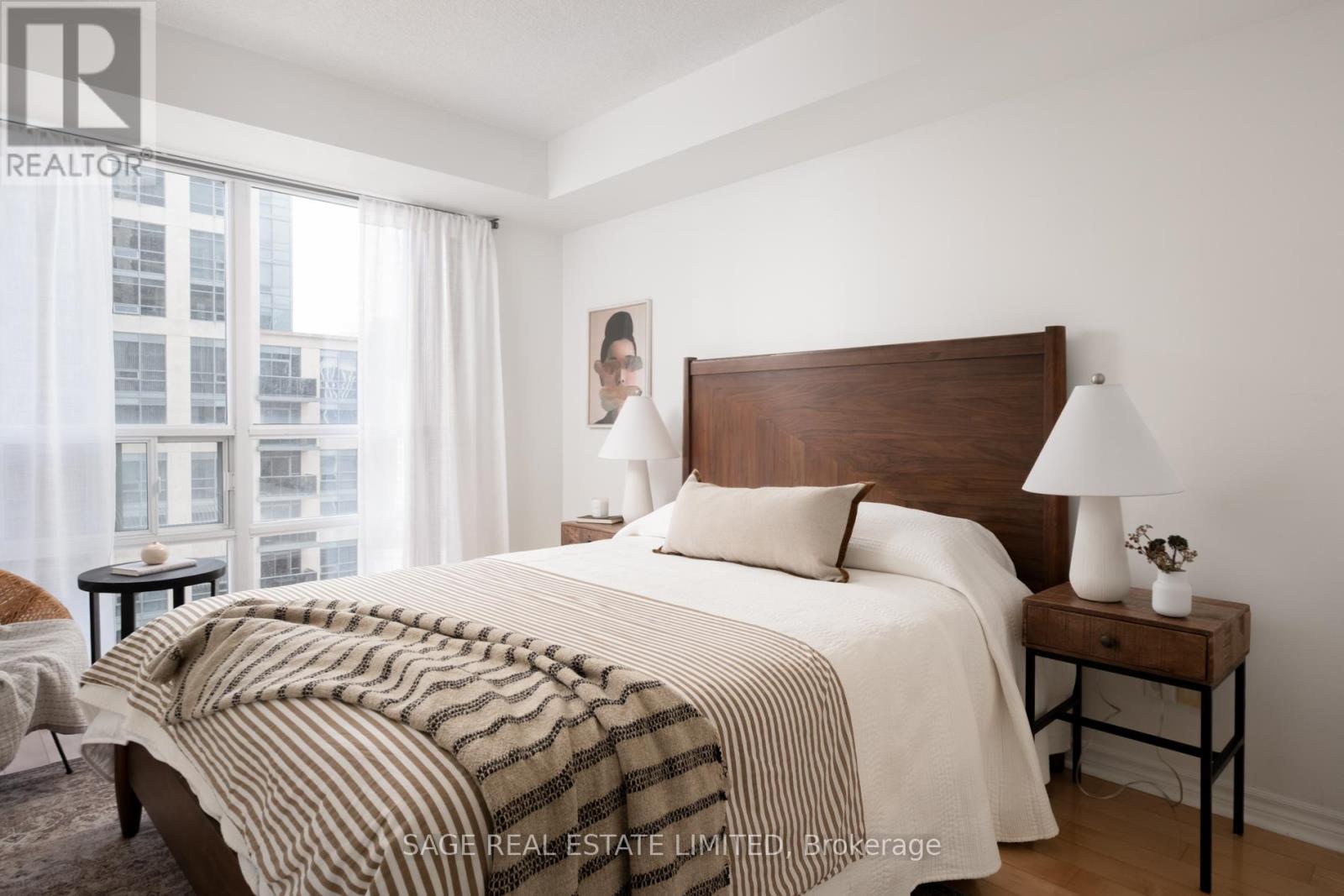 1604 - 5 Michael Power Place, Toronto, Ontario  M9A 0A3 - Photo 13 - W12926176