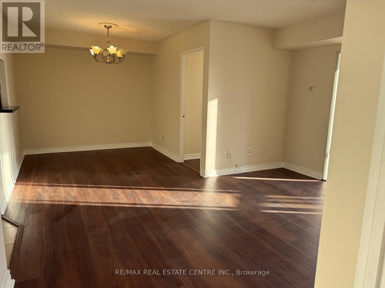 1508 - 285 Enfield Place, Mississauga (City Centre), Ontario  L5B 3Y6 - Photo 11 - W12926182