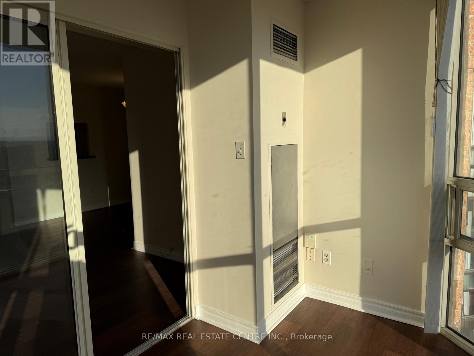 1508 - 285 Enfield Place, Mississauga (City Centre), Ontario  L5B 3Y6 - Photo 24 - W12926182