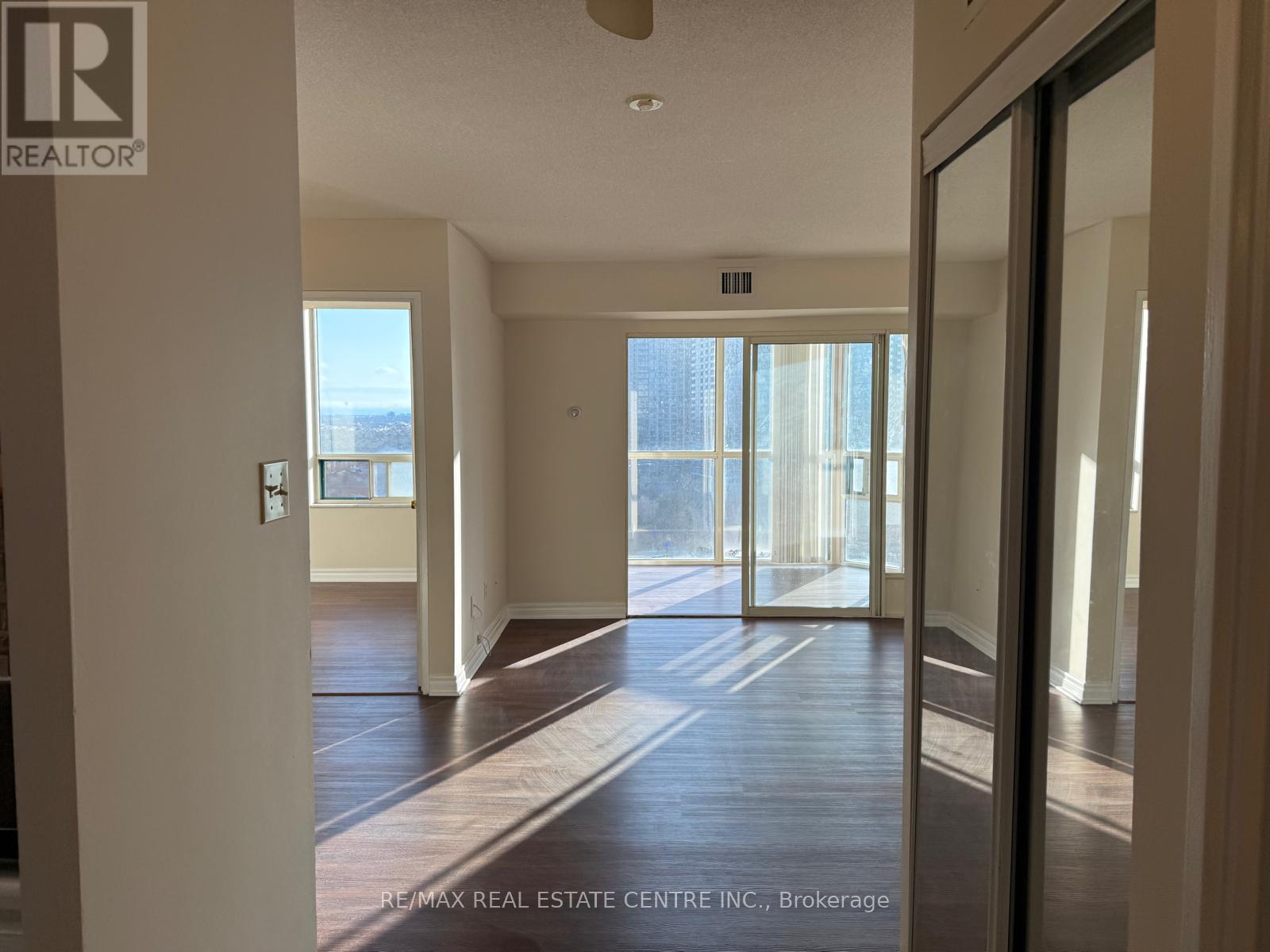 1508 - 285 Enfield Place, Mississauga (City Centre), Ontario  L5B 3Y6 - Photo 28 - W12926182