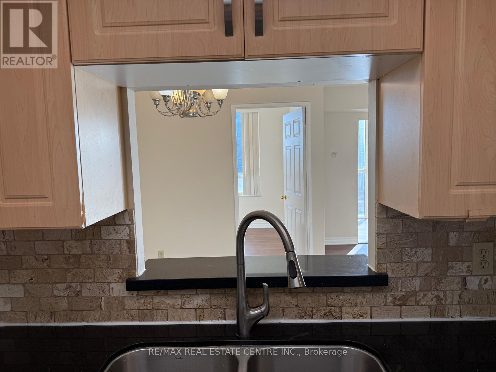 1508 - 285 Enfield Place, Mississauga (City Centre), Ontario  L5B 3Y6 - Photo 6 - W12926182